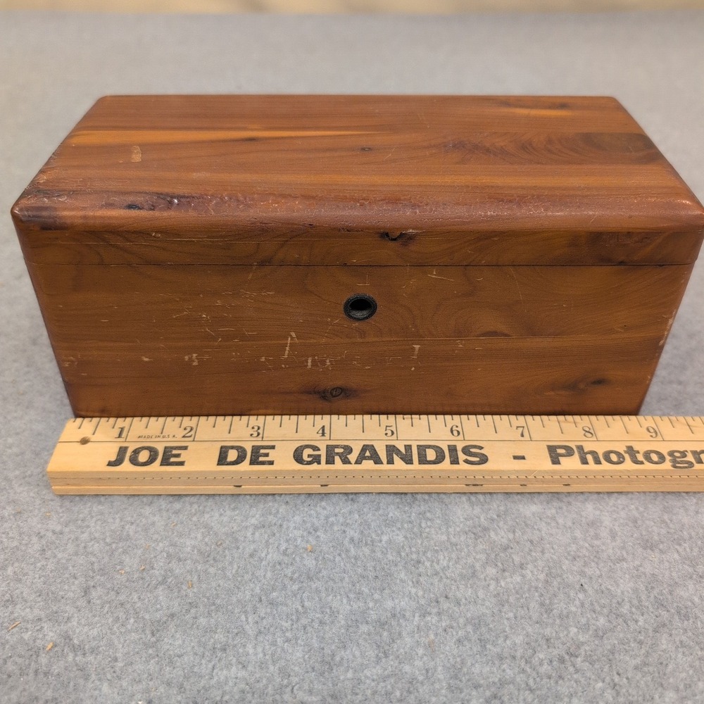 Vintage Lane Cedar Chest Miniature Jewelry Trinket Box Geo Cater Furniture Co - Picture 8 of 15
